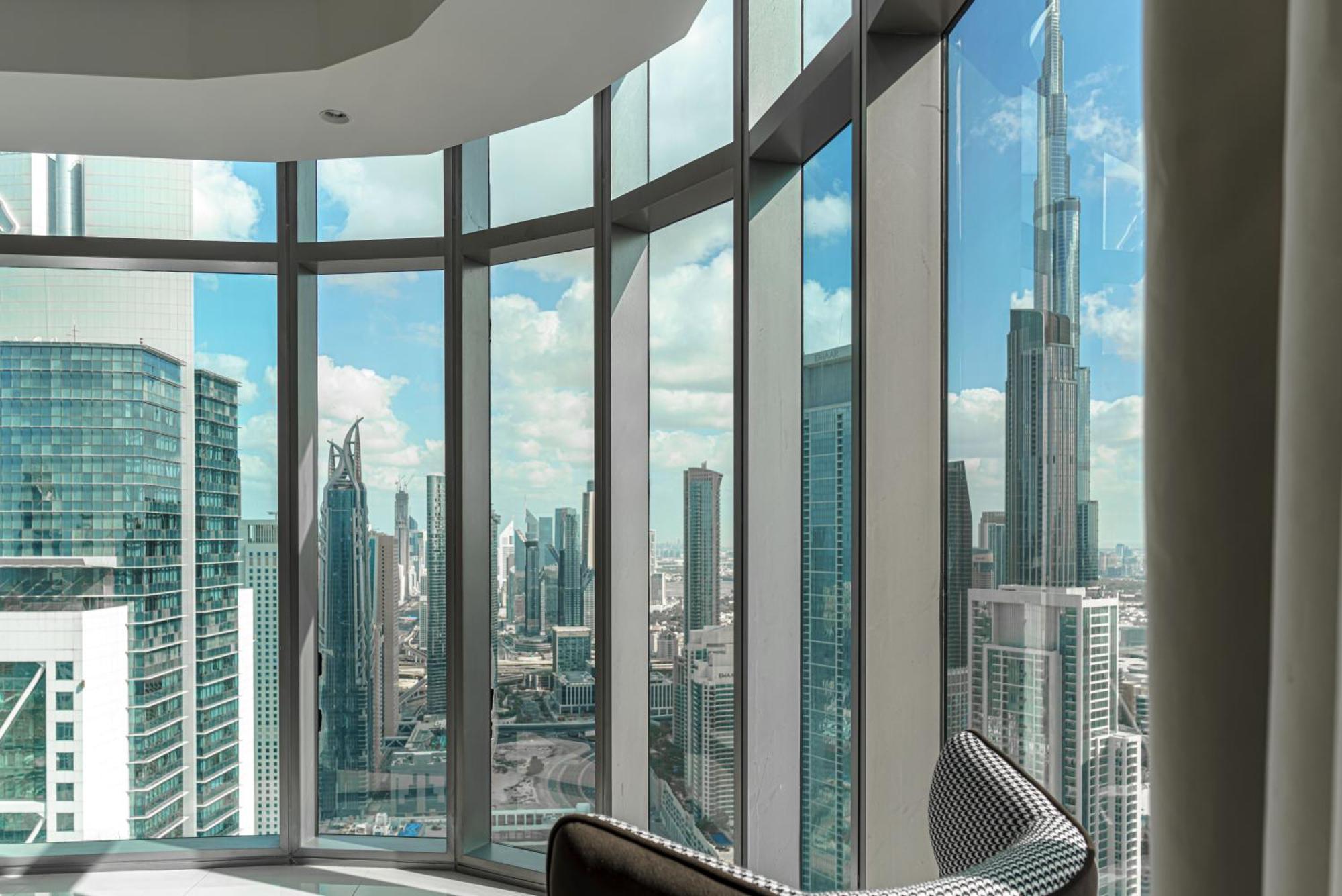 Paramount Tower Hotel And Residences With Infinity Sky Pool Dubai Exterior photo